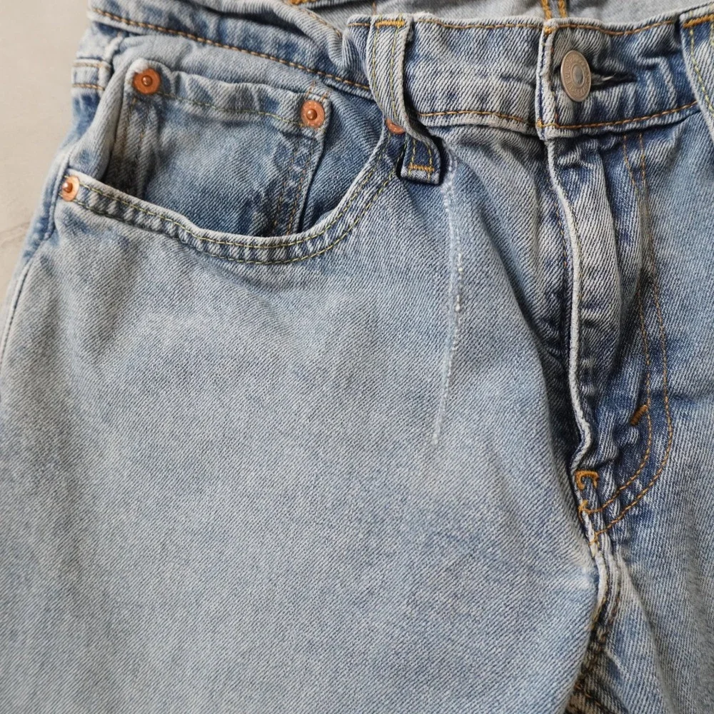 Vintage Levis 559 Relaxed Straight Jeans Light Wash Denim W29 L30 Mens Blue 00's